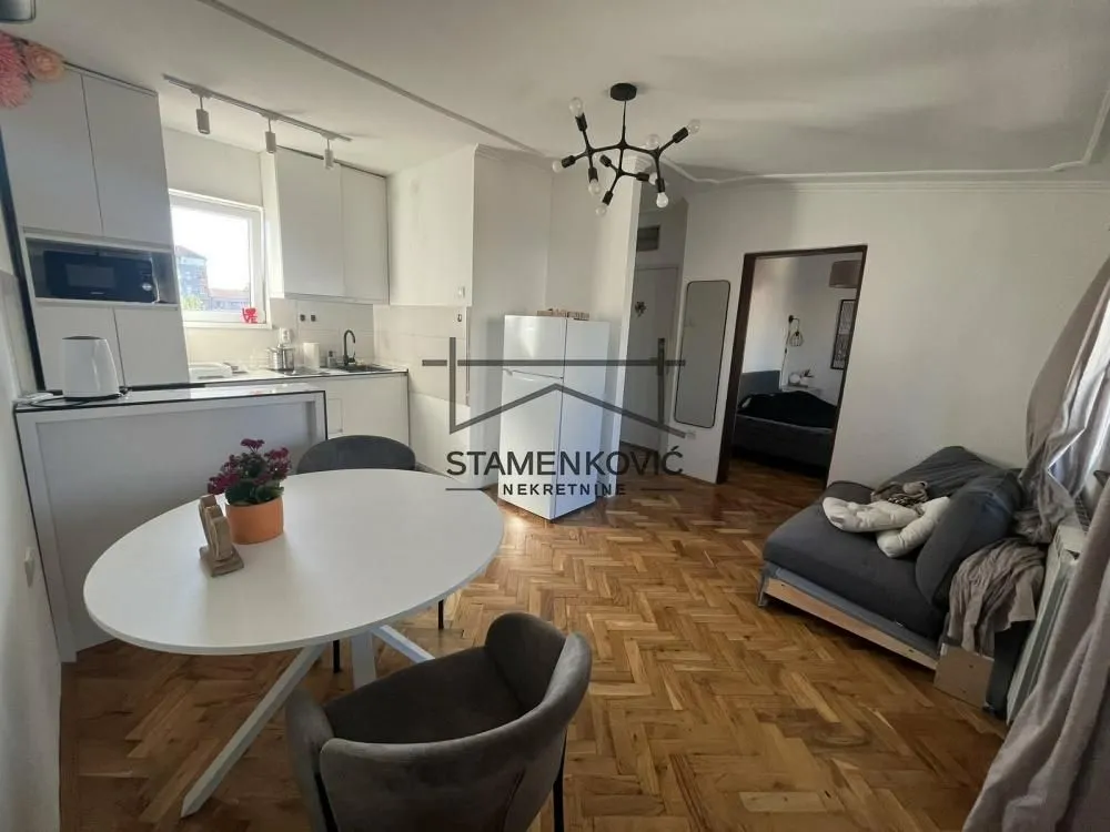 Prodaja, jednosoban stan, 32m², Centar, Novi Sad
