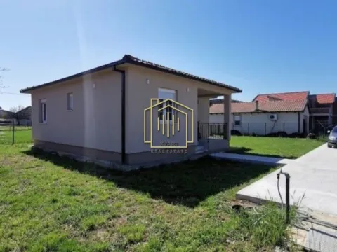 Sale, house, 75m², Tološi, Podgorica