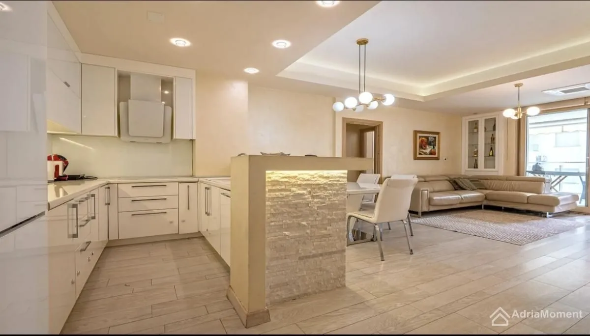 Prodaja, dvosoban stan, 80m², Rozino, Budva