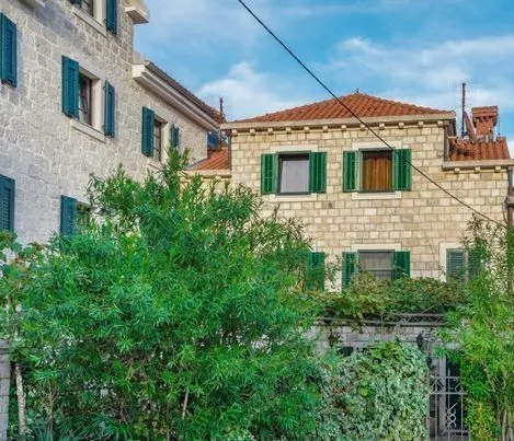 Sale, house, 250m², Strp, Kotor