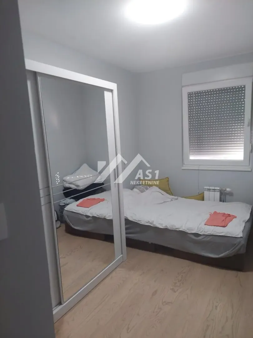 Izdavanje, dvosoban stan, 40m², Bulevar Oslobodjenja, Novi Sad Sve Podlokacije