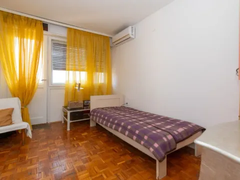 Prodaja, jednosoban stan, 65m², Pobrežje, Podgorica - image 10