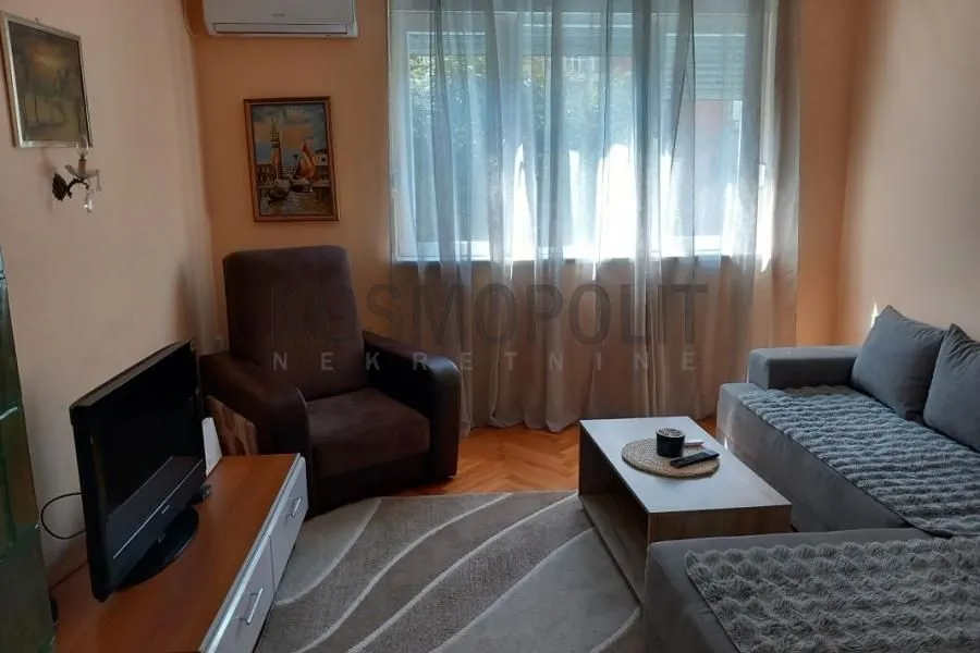 Rent, two bedroom apartment, 50m², Bajlonijeva Pijaca, Beograd