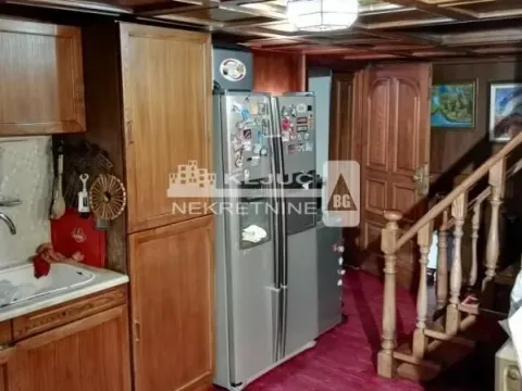 Prodaja, četvorosoban stan, 142m², Zemun Centar, Zemun Sve Podlokacije - image 3