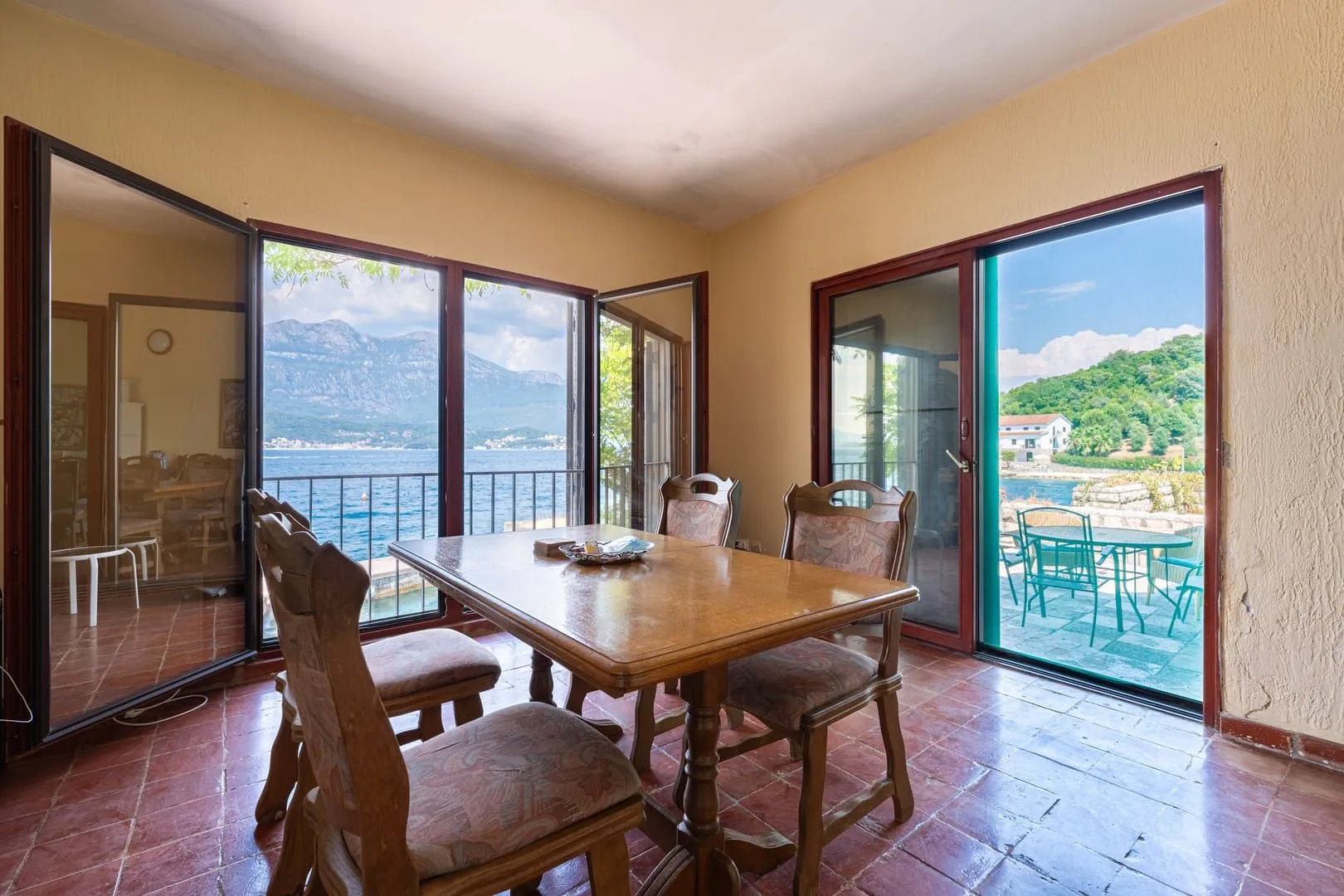 Prodaja, kuća, 350m², Rose, Herceg Novi