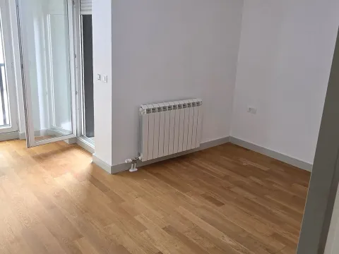 Prodaja, četvorosoban stan, 103m², Centar, Kolašin - image 9