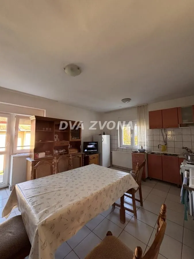 Prodaja, kuća, 167m², Sremska Kamenica, Petrovaradin