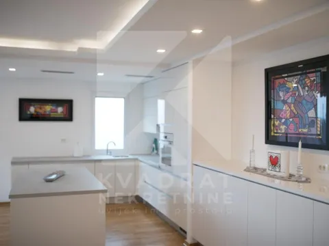 Izdavanje, dvosoban stan, 123m², Momišići, Podgorica - image 9