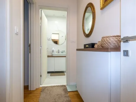 Prodaja, jednosoban stan, 70m², Central Point, Podgorica - image 7