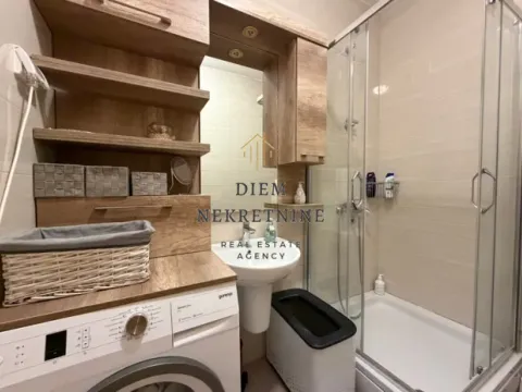 Prodaja, dvosoban stan, 63m², City Kvart, Podgorica - image 2