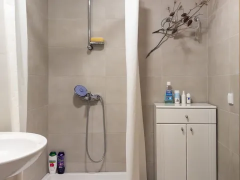 Izdavanje, jednosoban stan, 40m², Gorica C, Podgorica - image 3