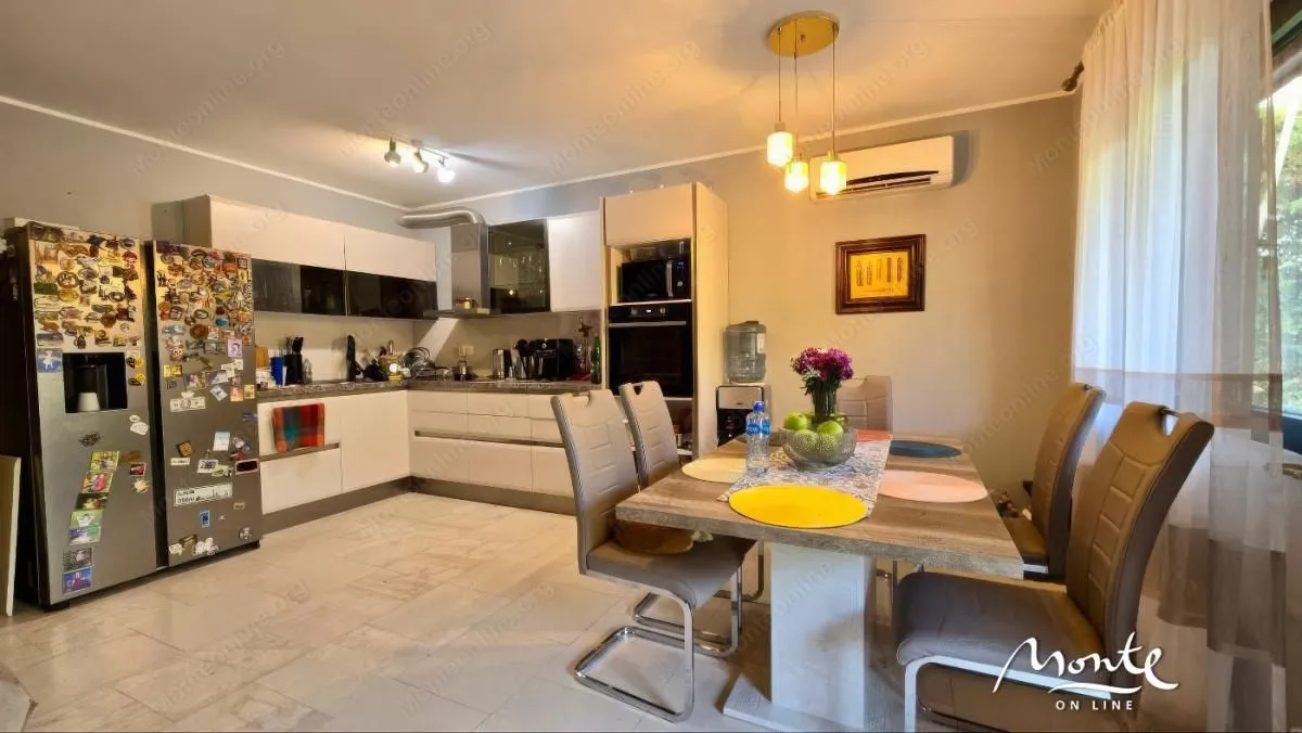 Prodaja, kuća, 160m², Lastva Grbaljska, Kotor