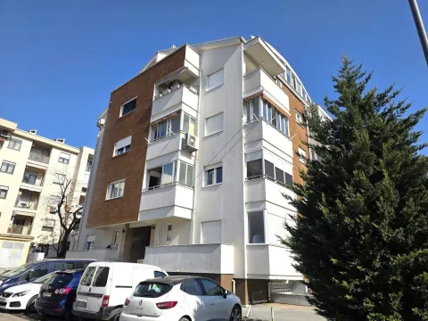 Rent, two bedroom apartment, 75m², Stara Varoš, Podgorica - image 13