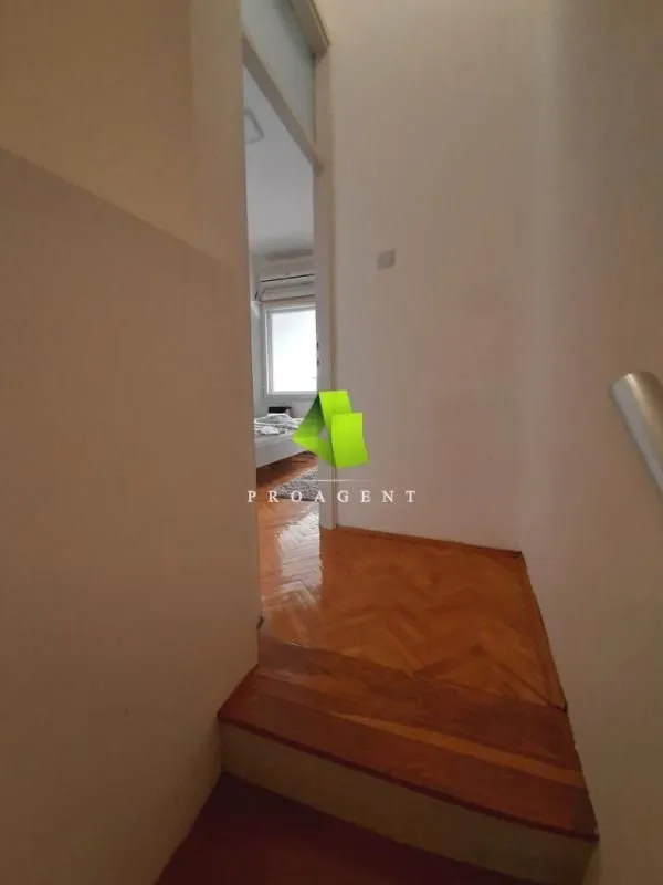 Prodaja, trosoban stan, 80m², Palilula, Niš