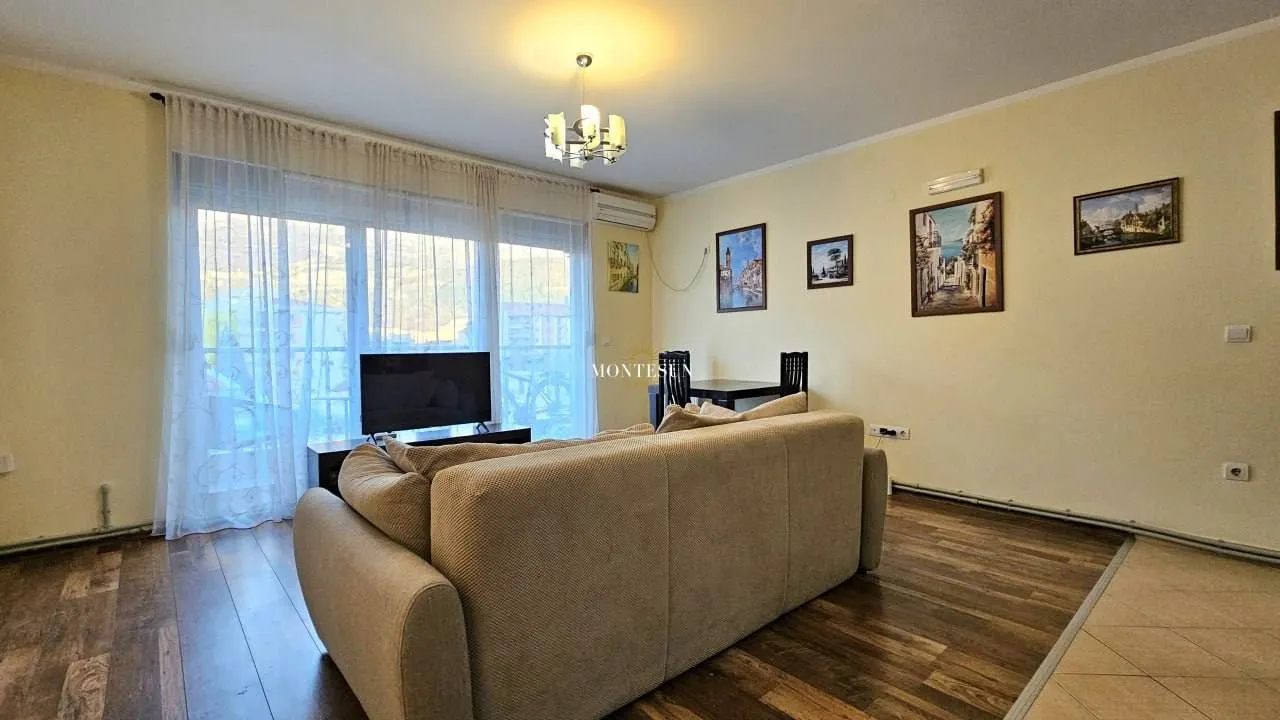 Rent, one bedroom apartment, 51m², Centar, Budva
