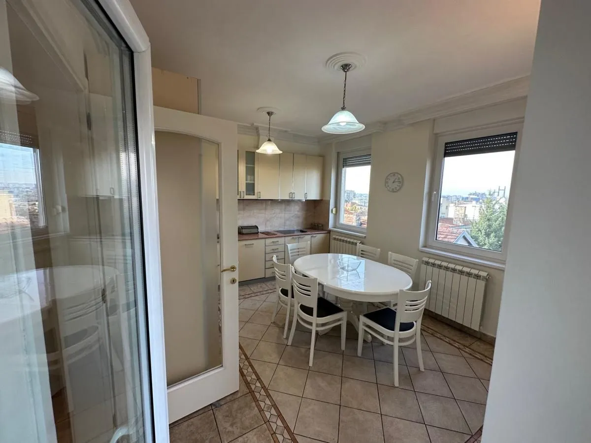 Rent, four bedroom apartment, 147m², Savski Venac, Beograd