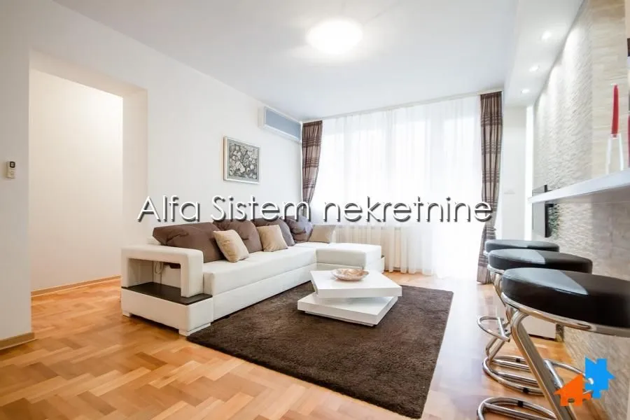 Izdavanje, dvosoban stan, 60m², Stari Grad, Beograd