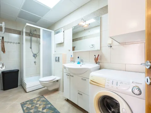 Sale, two bedroom apartment, 79m², Bečići, Budva - image 15