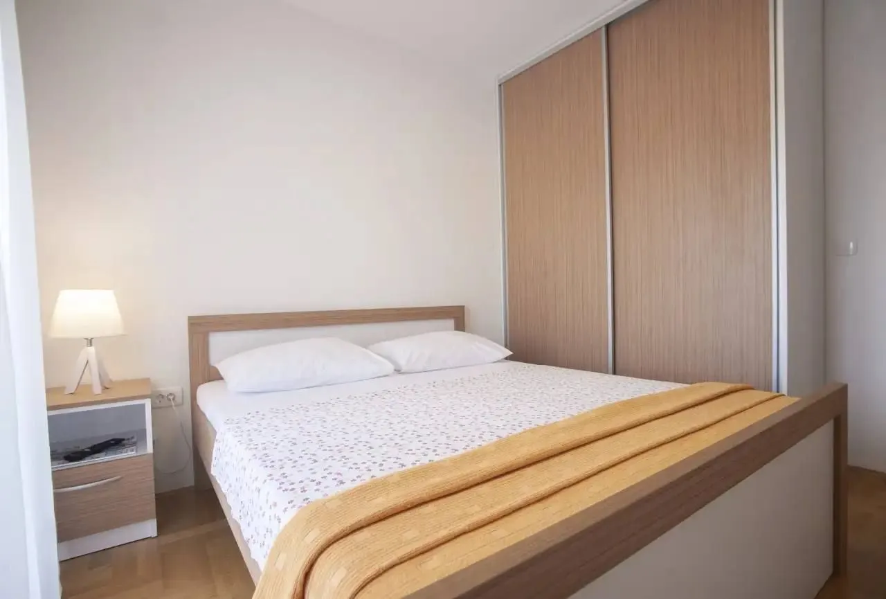 Rent, three bedroom apartment, 74m², Dubovica, Budva