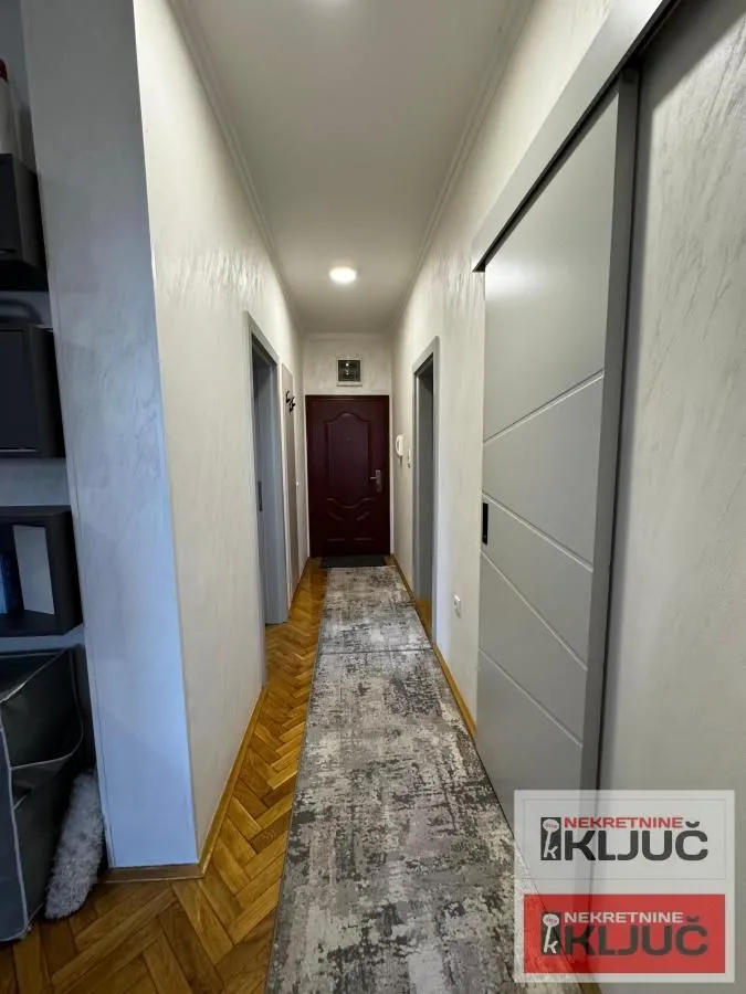 Prodaja, trosoban stan, 68m², Centar, Novi Sad