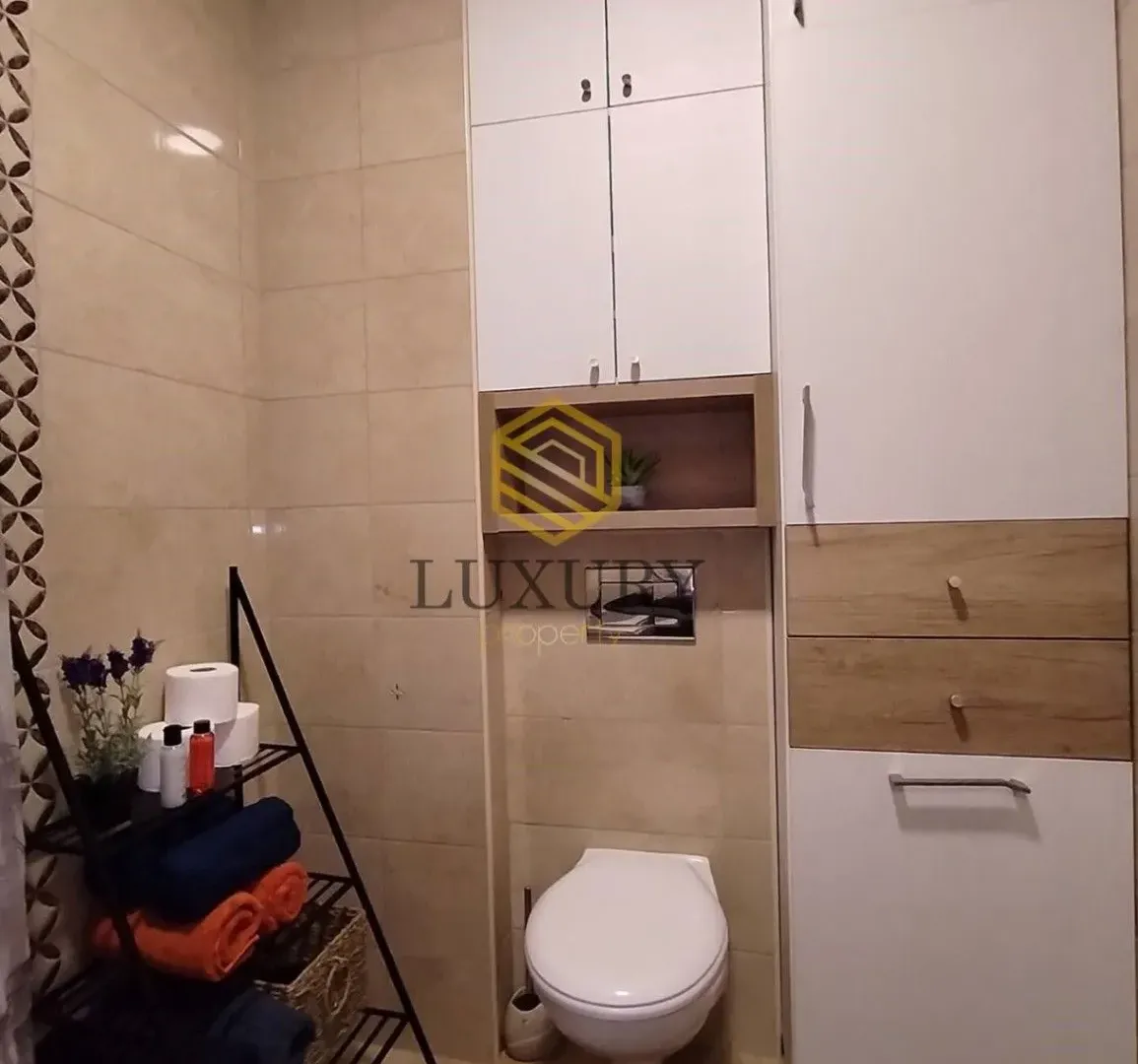 Izdavanje, dvosoban stan, 67m², Blok 9, Podgorica