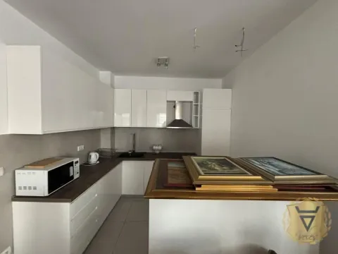 Izdavanje, dvosoban stan, 75m², Kalenić Pijaca, Vračar Sve Podlokacije - image 3