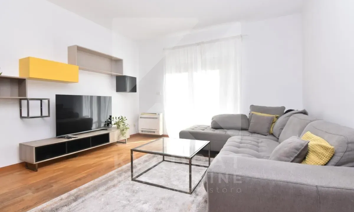 Izdavanje, jednosoban stan, 54m², City Kvart, Podgorica