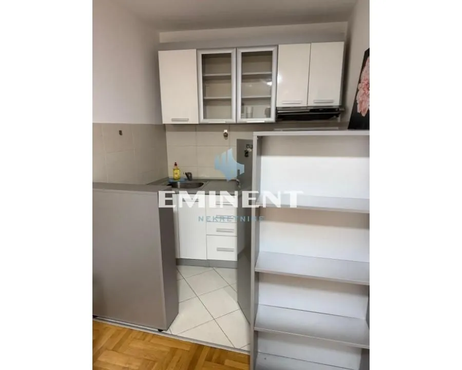 Rent, apartment, 40m², Đeram Pijaca, Beograd