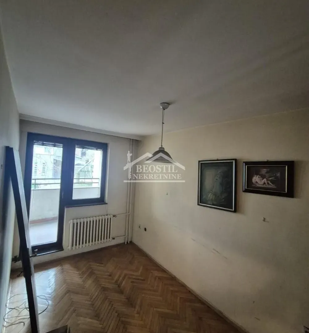 Prodaja, četvorosoban stan, 99m², Palata Pravde, Beograd