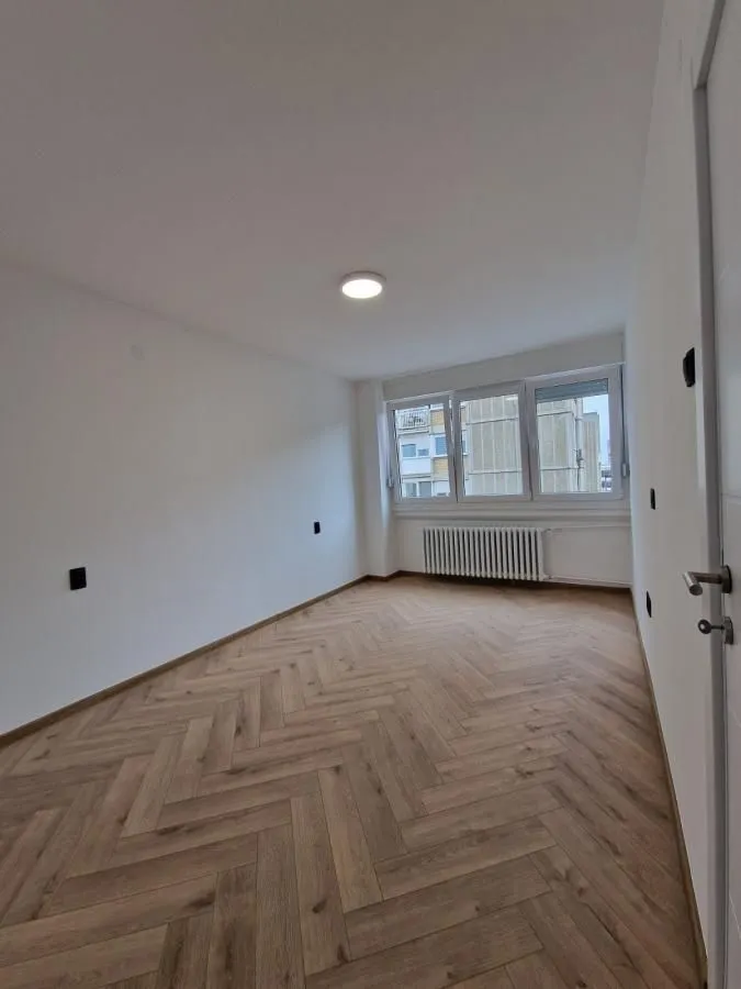 Prodaja, trosoban stan, 73m², Rotkvarija, Novi Sad Sve Podlokacije