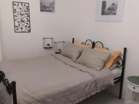 Izdavanje, jednosoban stan, 21m², Stari Grad, Beograd - image 2