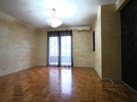 Rent, apartment, 57m², Vezirov Most, Podgorica - image 2
