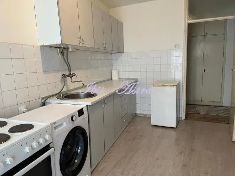 Izdavanje, jednosoban stan, 38m², Kalenić Pijaca, Vračar Sve Podlokacije - image 2