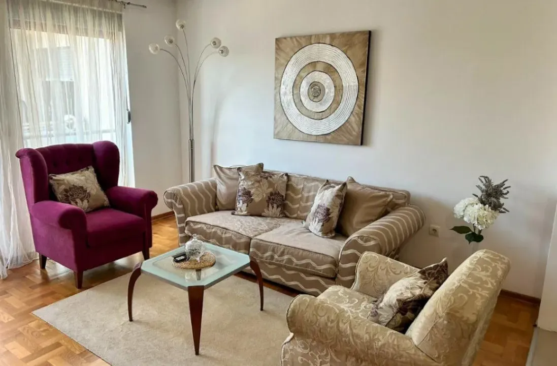 Izdavanje, jednosoban stan, 50m², Tološka šuma, Podgorica