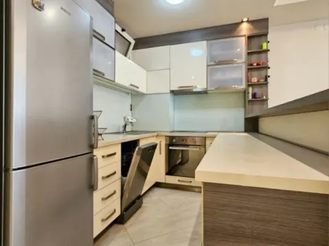 Prodaja, trosoban stan, 90m², Budva, Crna Gora - image 4