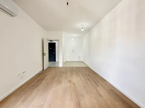 Prodaja, jednosoban stan, 43m², Stari Aerodrom, Podgorica - image 2