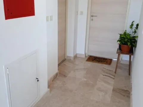 Izdavanje, jednosoban stan, 35m², Seljanovo, Tivat - image 3