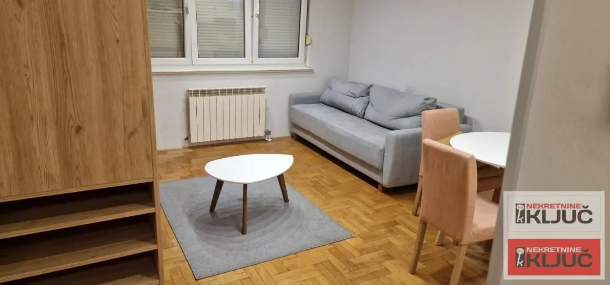 Izdavanje, garsonjera, 28m², Novi Sad, Srbija