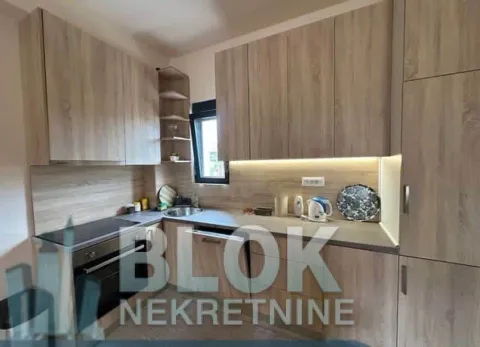 Izdavanje, dvosoban stan, 76m², Dalmatinska ulica, Podgorica - image 12