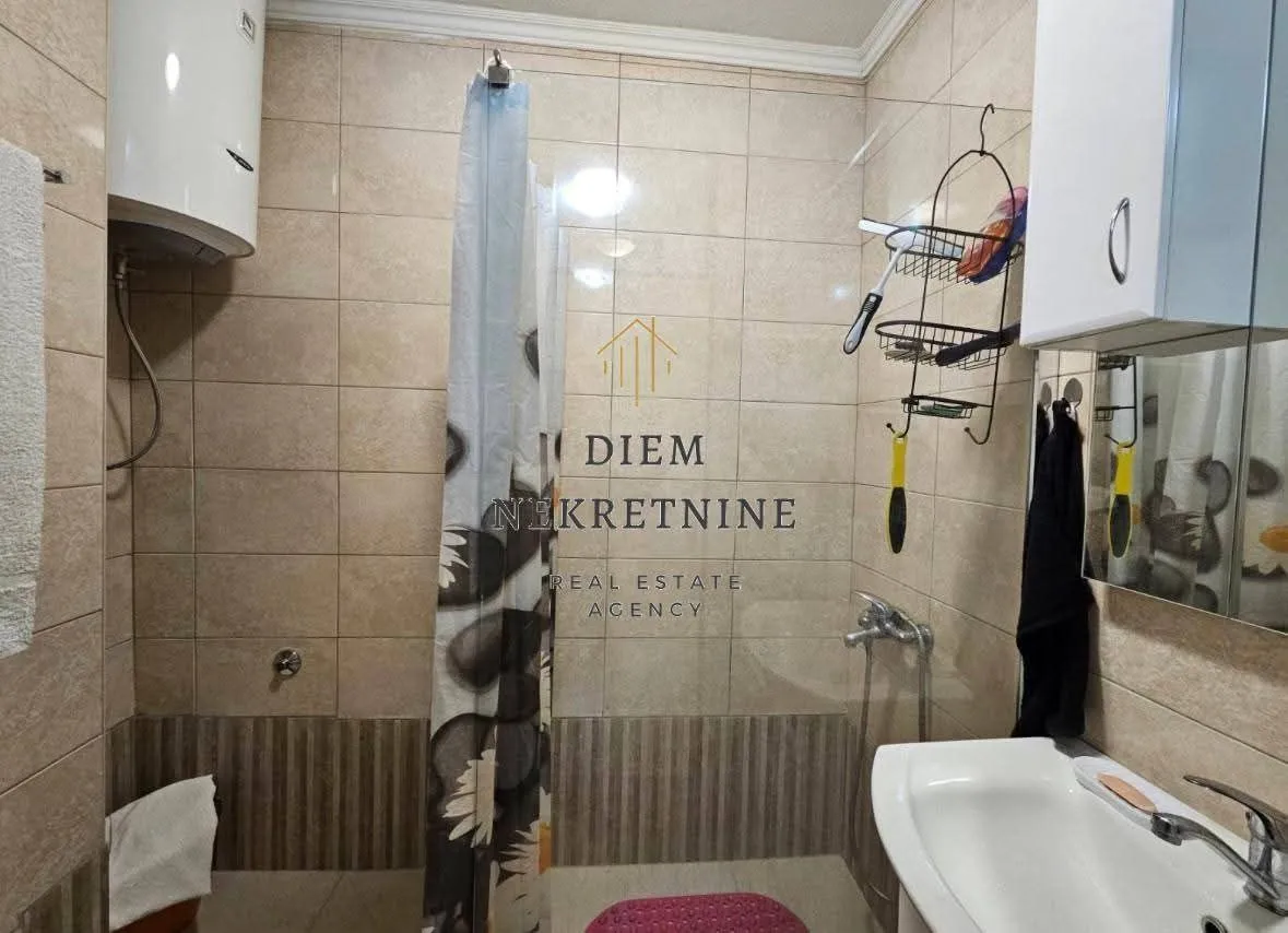 Sale, three bedroom apartment, 84m², Centar, Bar