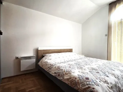 Rent, house, 180m², Tološi, Podgorica - image 20