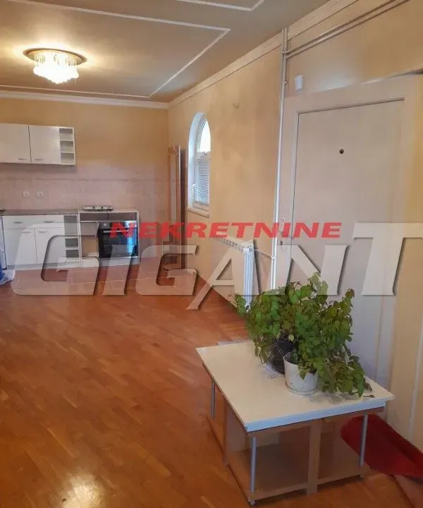 Rent, apartment, 180m², Petlovo Brdo, Beograd