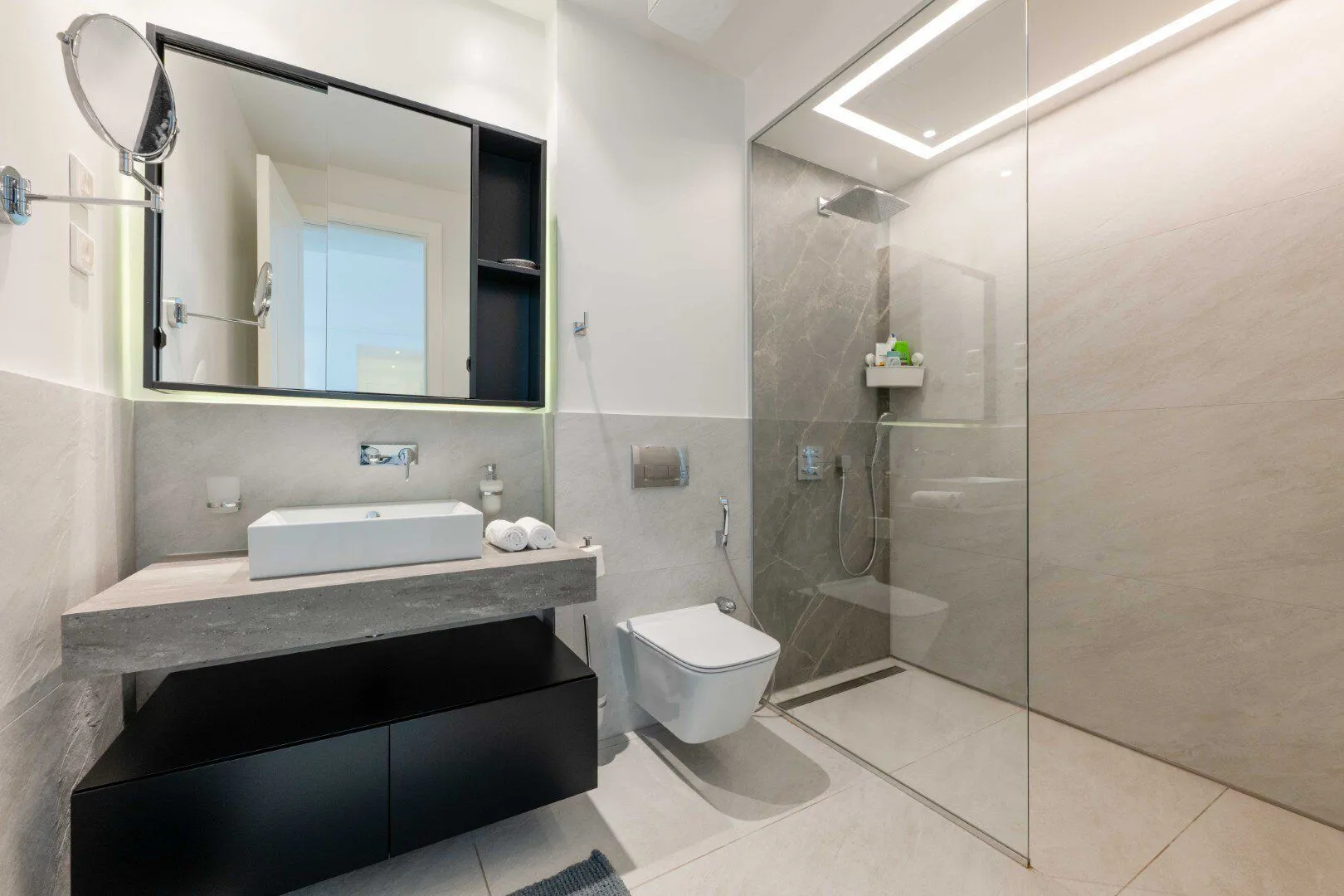 Sale, one bedroom apartment, 74m², Luštica Bay, Tivat