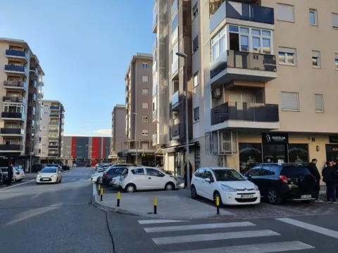 Prodaja, jednosoban stan, 43m², City Kvart, Podgorica - image 8