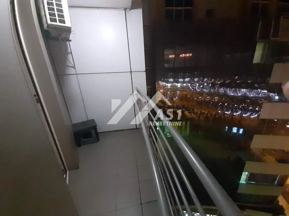 Izdavanje, jednosoban stan, 39m², Bulevar Oslobodjenja, Novi Sad Sve Podlokacije