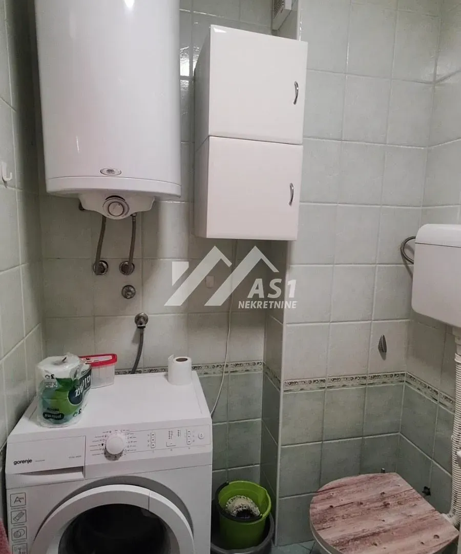 Izdavanje, trosoban stan, 54m², Adamovićevo Naselje, Novi Sad Sve Podlokacije