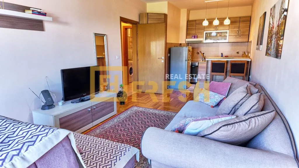 Rent, studio apartment, 32m², Centar, Podgorica