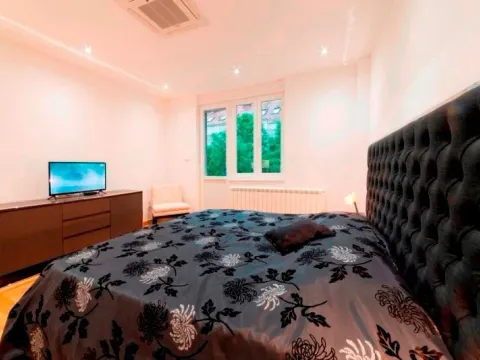Sale, two bedroom apartment, 70m², Stari Grad, Beograd - image 6