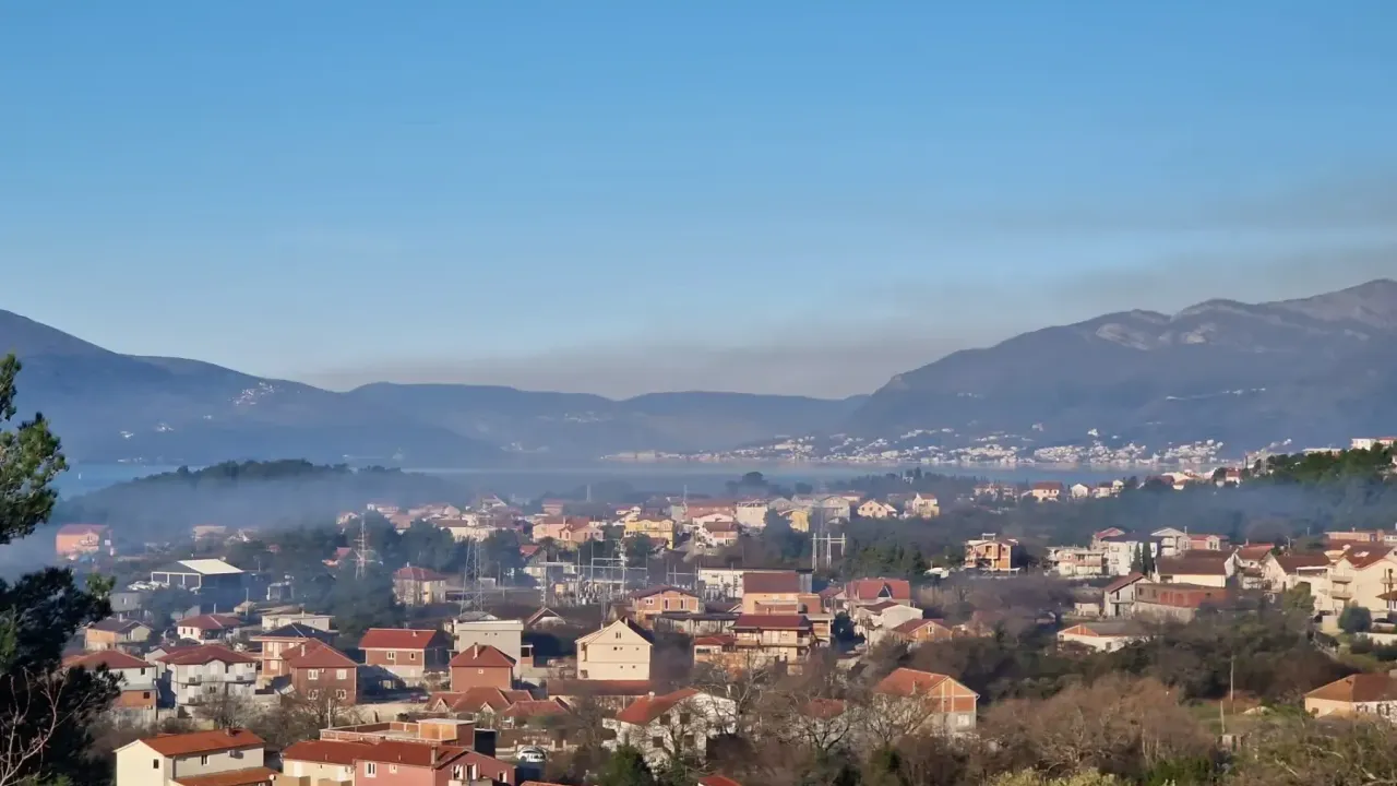 Izdavanje, kuća, 130m², Tivat, Crna Gora