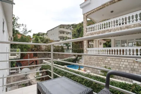 Rent, one bedroom apartment, 50m², Babin Do, Budva - image 9